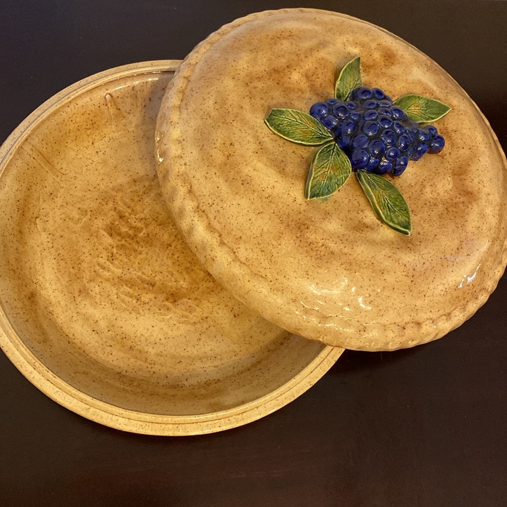 Sweetbriar Farm Vintage Large Ceramic Hand Painted Pie Keeper Plate - Picture 1 of 11